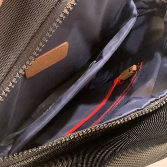 NWT Tommy Hilfiger men/women’s backpack - Picture 10 of 14